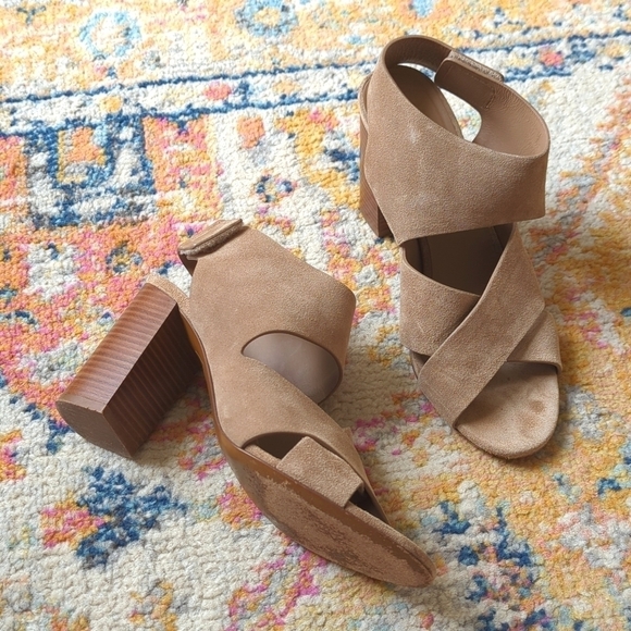 Vince Farrah Suede Leather Criss Cross Open Toe Stacked Block Heel Sandals Tan 9 - Picture 2 of 15